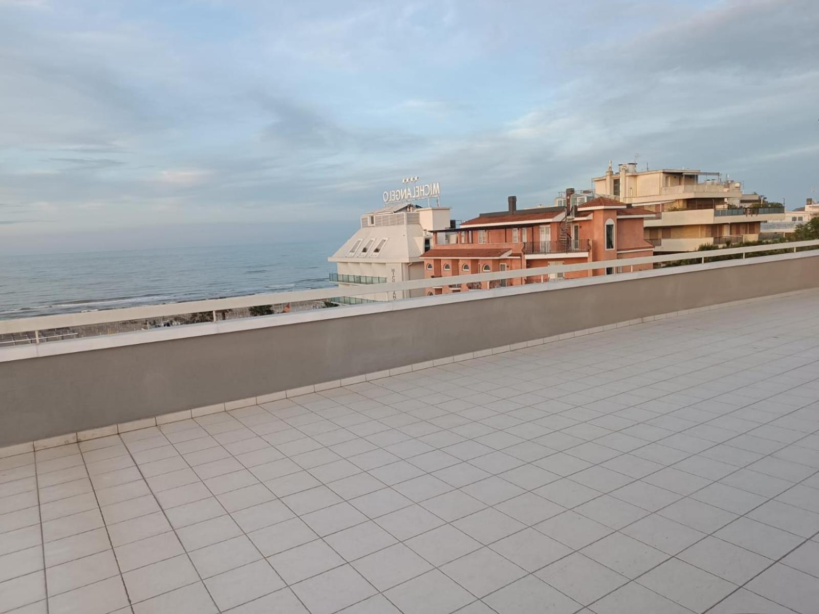 Hotel Le Terrazze Riccione Dış mekan fotoğraf